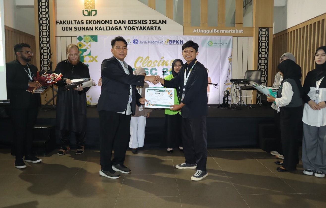 Mahasiswa Manajemen UIN Walisongo Raih Penghargaan "The most Friendship Goal" dalam Acara 5th International Short Course UIN Sunan Kalijaga Yogyakarta 2024